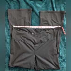 DSG Women's Size XXL Crossover Waist Flare Black Leggings